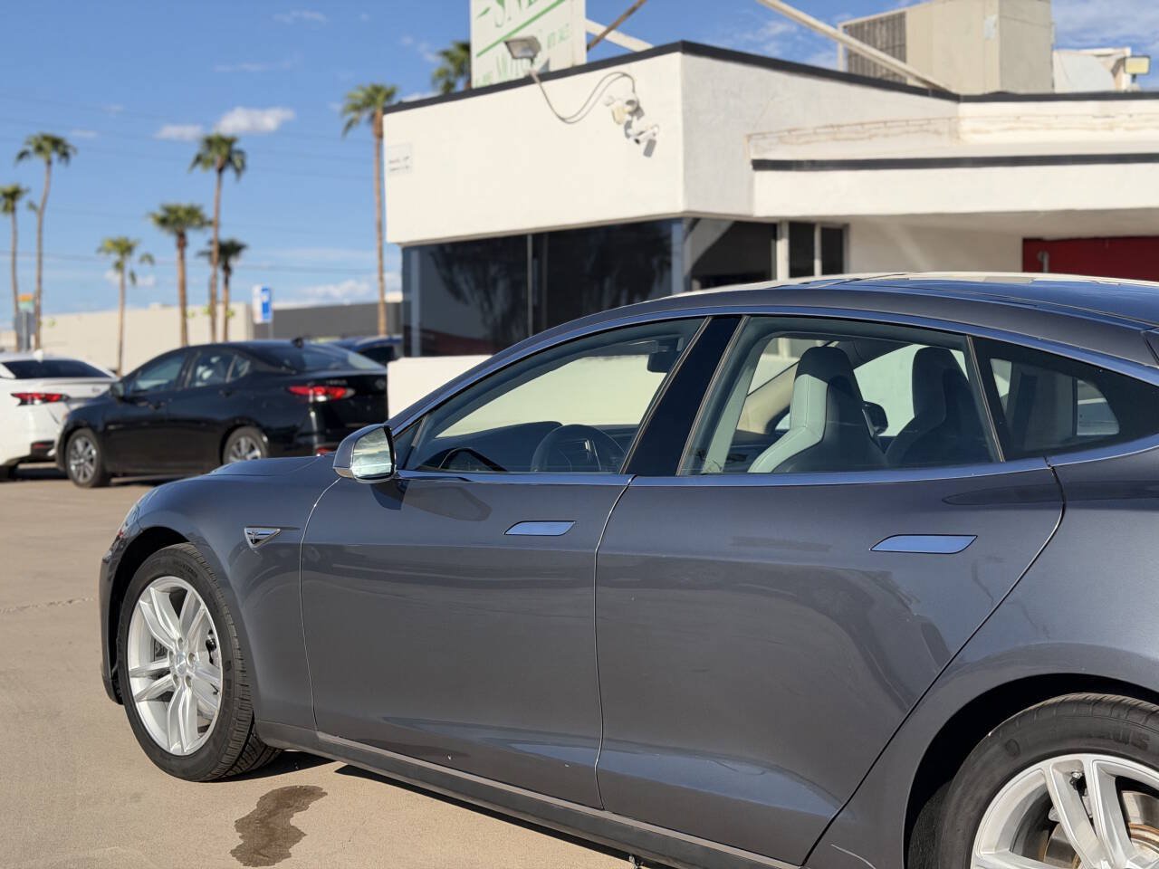 Used 2014 Tesla Model S 85 RWD image 4