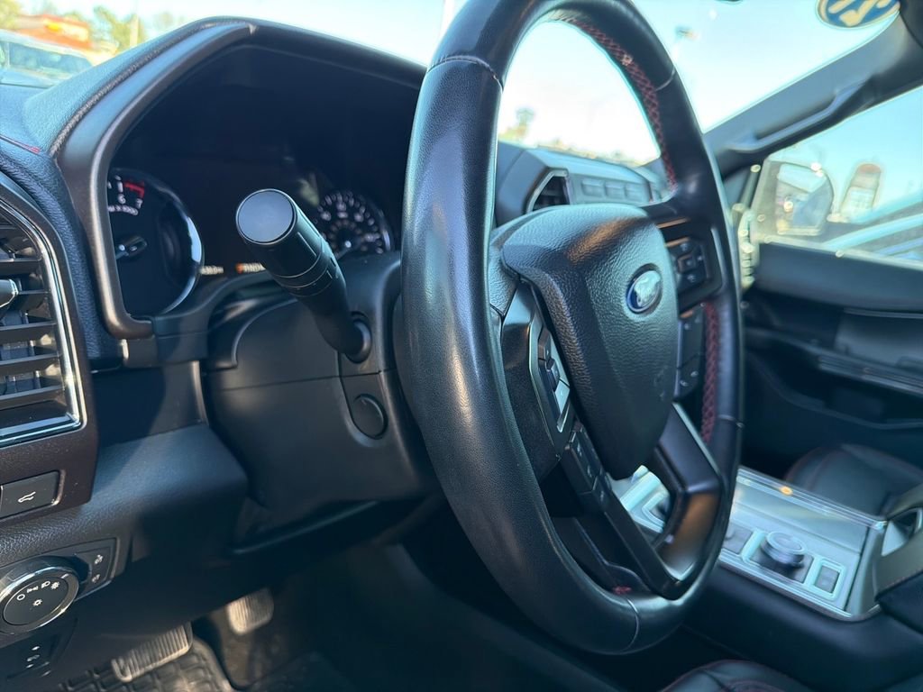 Used 2021 Ford Expedition Limited image 11