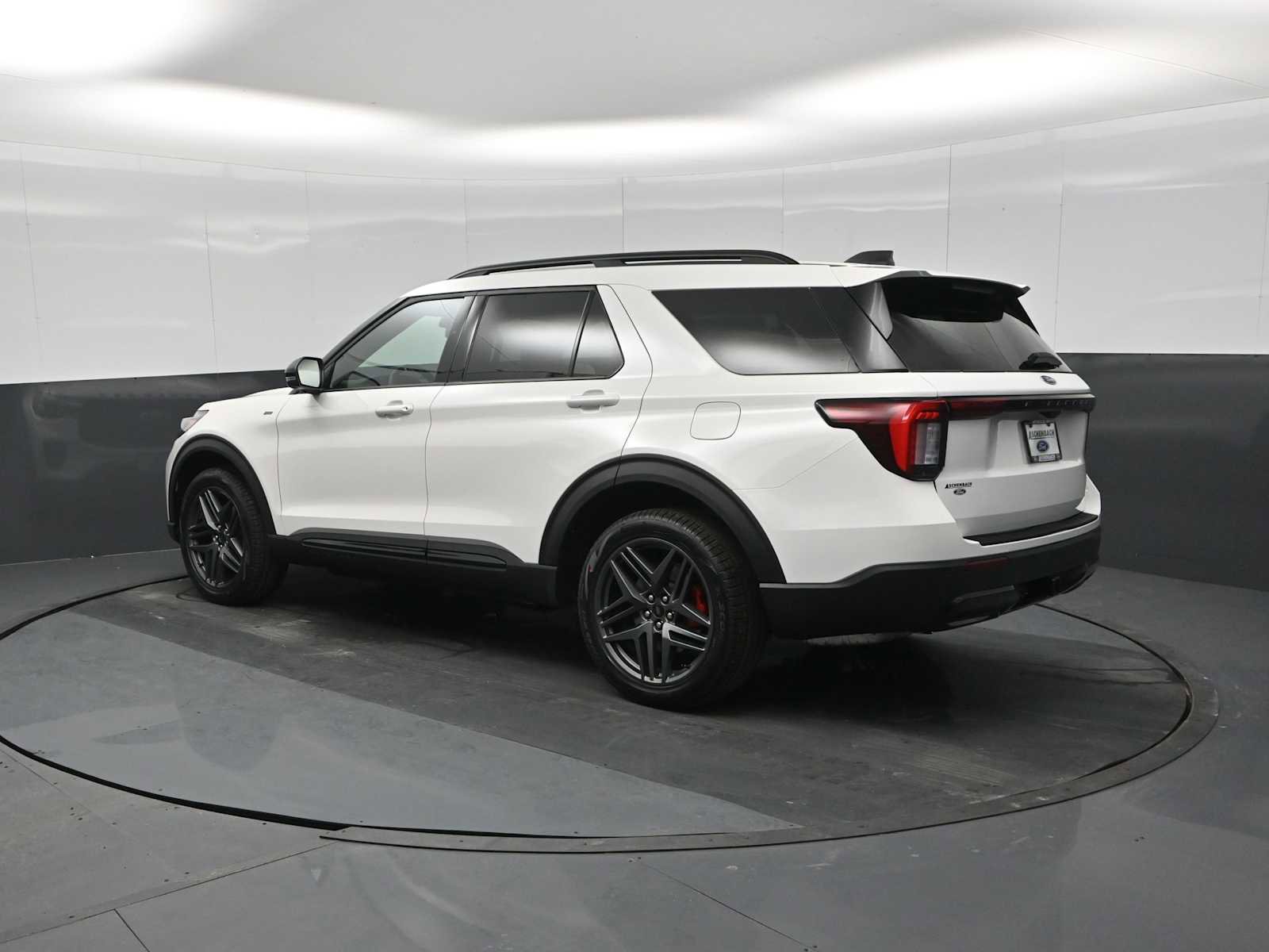 New 2026 Ford Explorer ST-Line w/ ST-Line Street Pack image 5