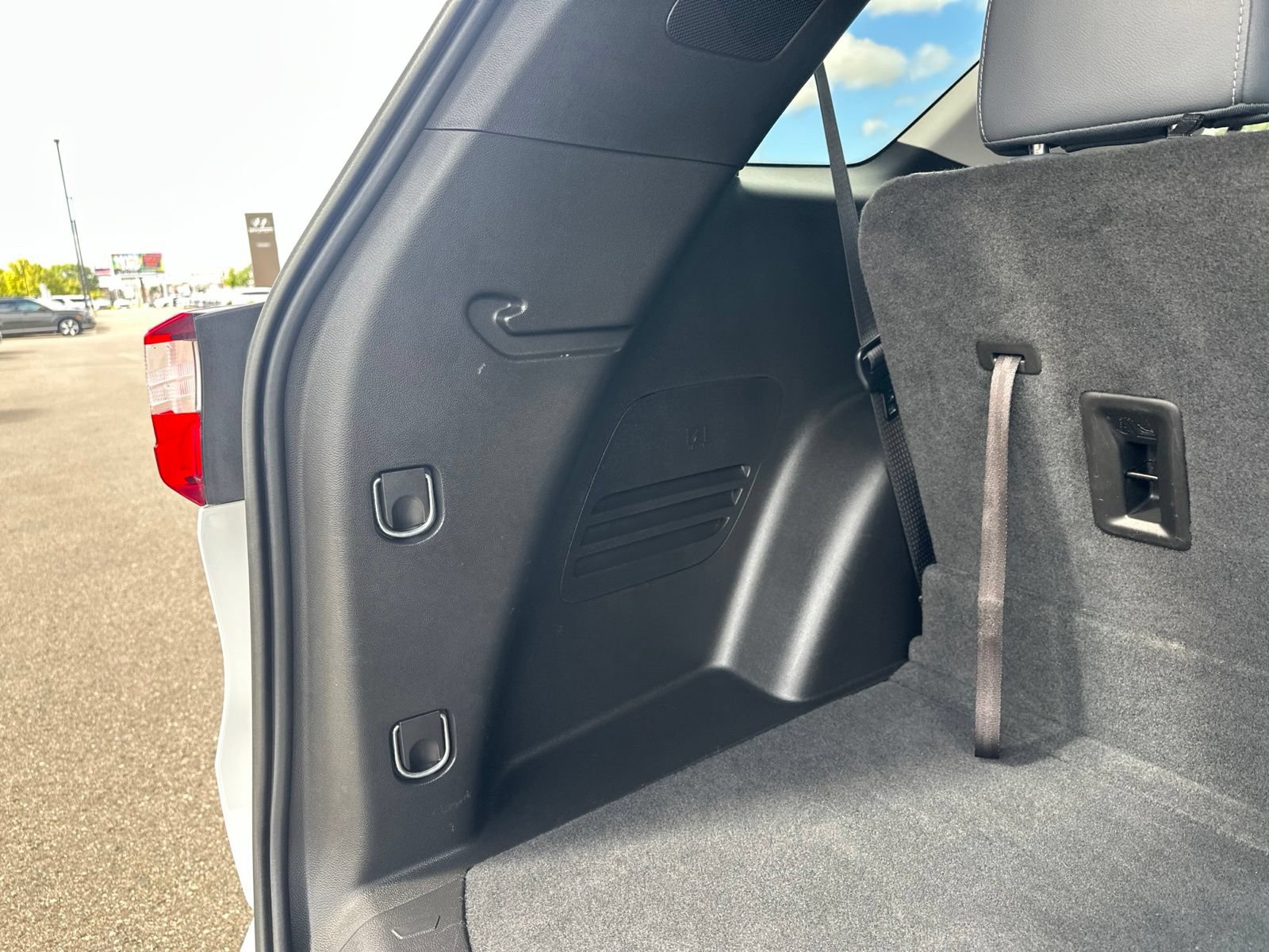 Used 2018 Chevrolet Traverse Premier AWD/4WD image 30