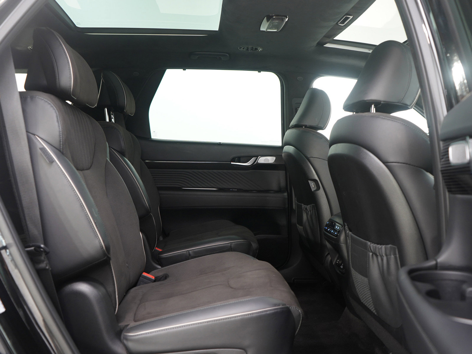 Used 2025 Hyundai Palisade Calligraphy image 12