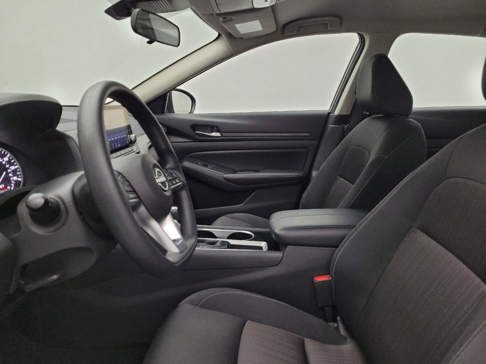 Used 2024 Nissan Altima 2.5 SV image 17