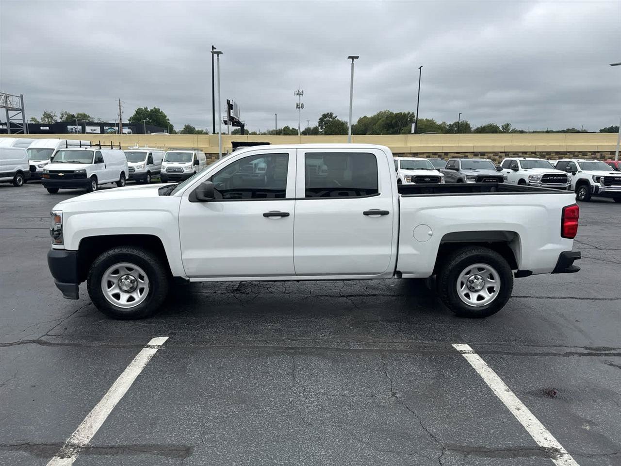 Used 2017 Chevrolet Silverado 1500 W/T RWD image 5