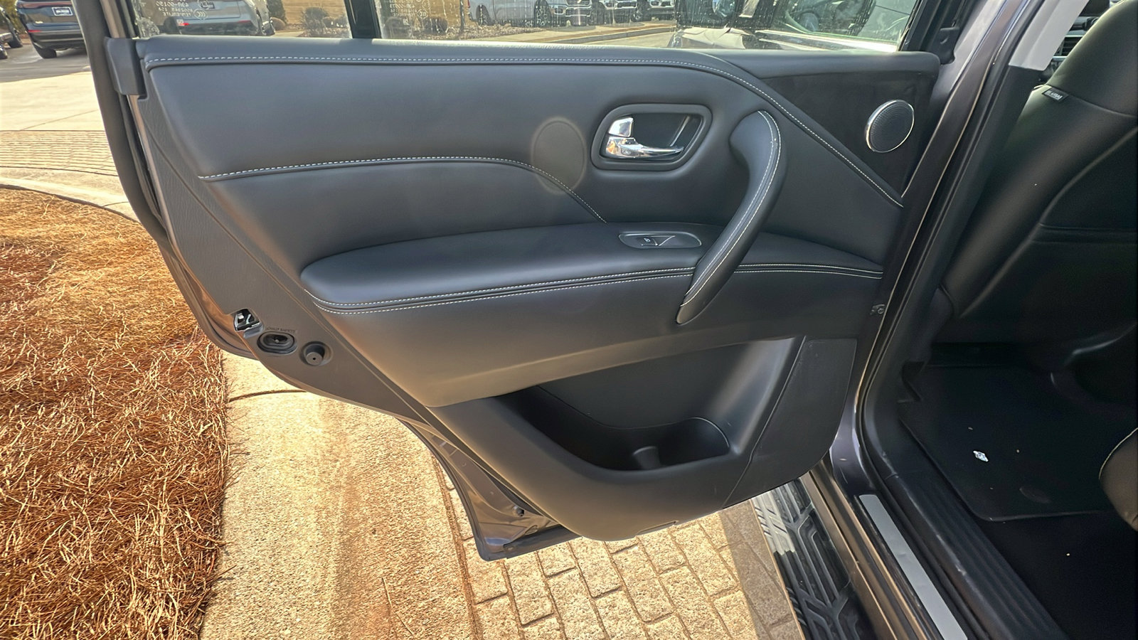 Used 2024 INFINITI QX80 Luxe image 23