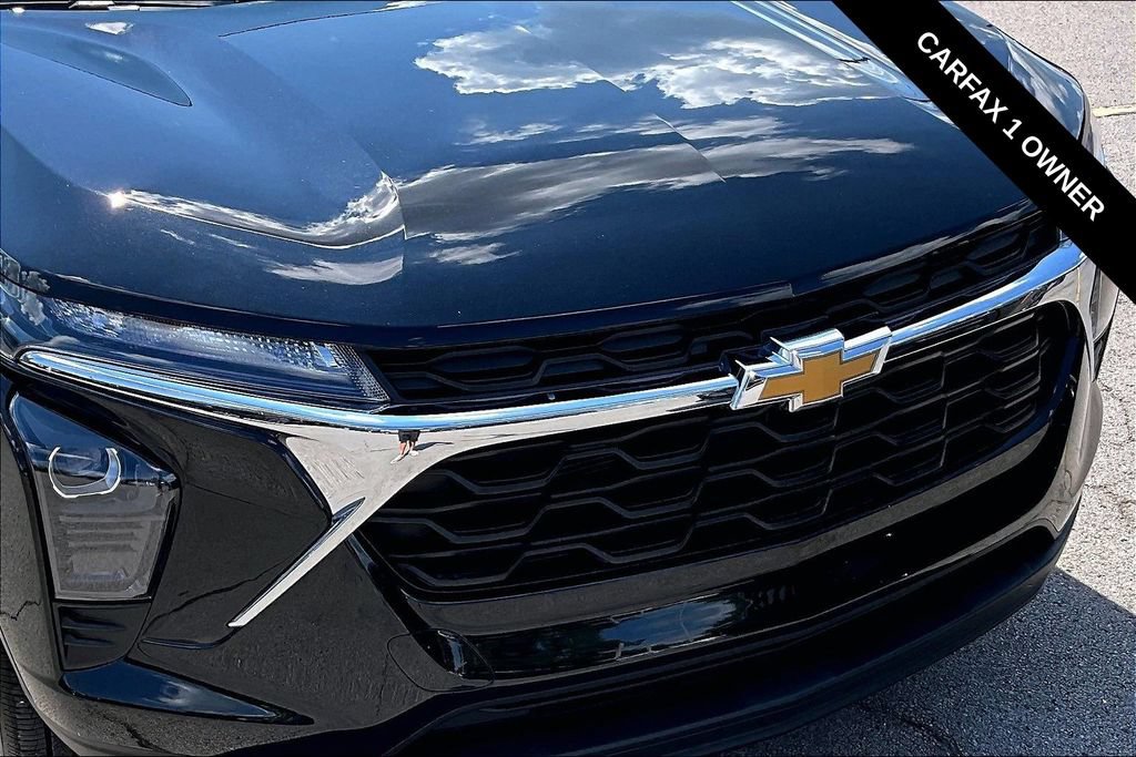 Used 2026 Chevrolet Trax LS w/ LS Convenience Package FWD image 31