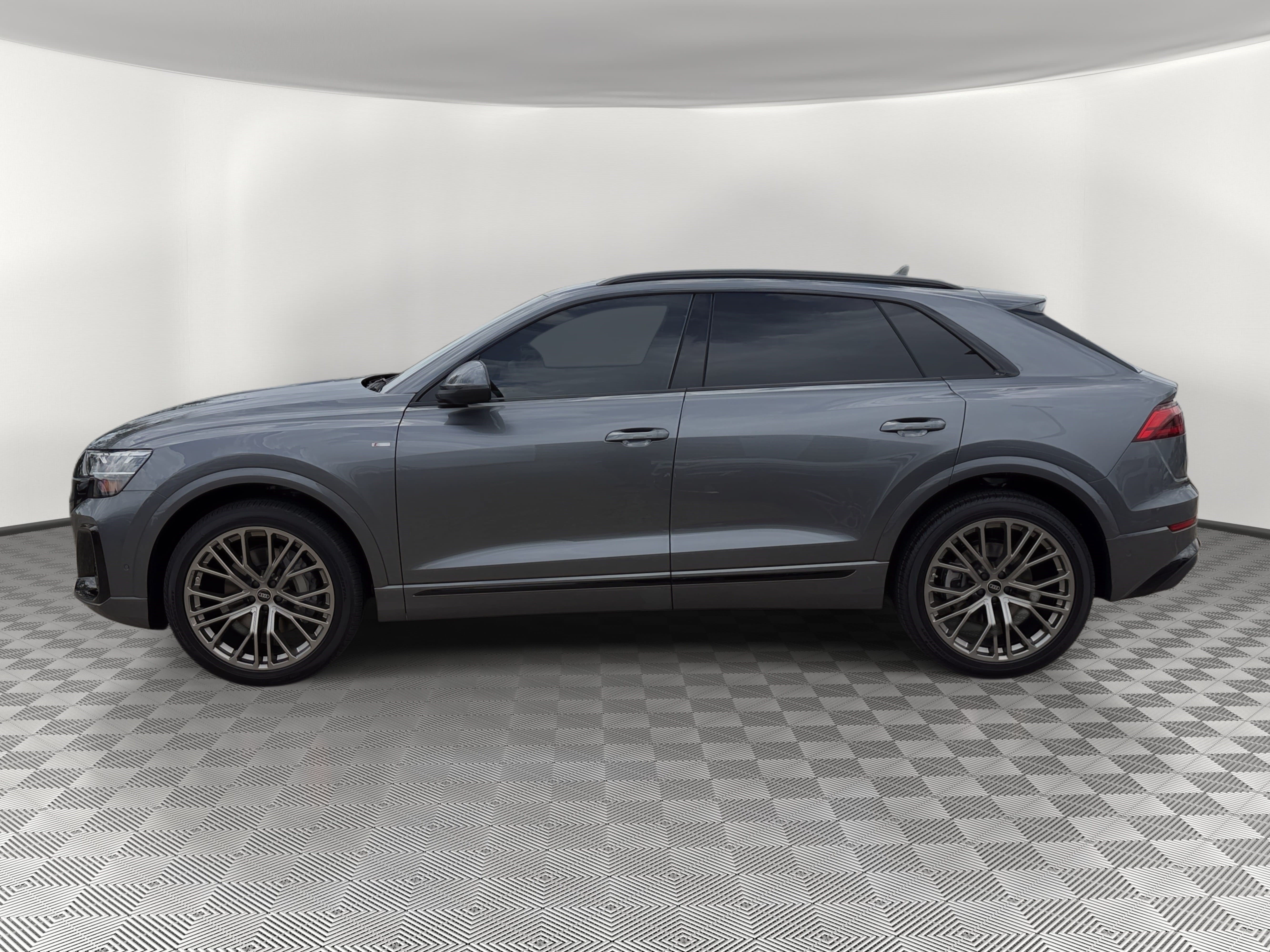 New 2027 Audi Q8 Prestige AWD/4WD image 2