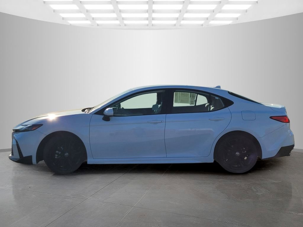 Used 2025 Toyota Camry SE image 7