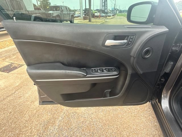 Used 2021 Dodge Charger SXT w/ Leather Interior Group RWD image 9
