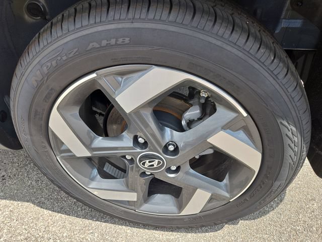 New 2026 Hyundai Venue SEL FWD image 30
