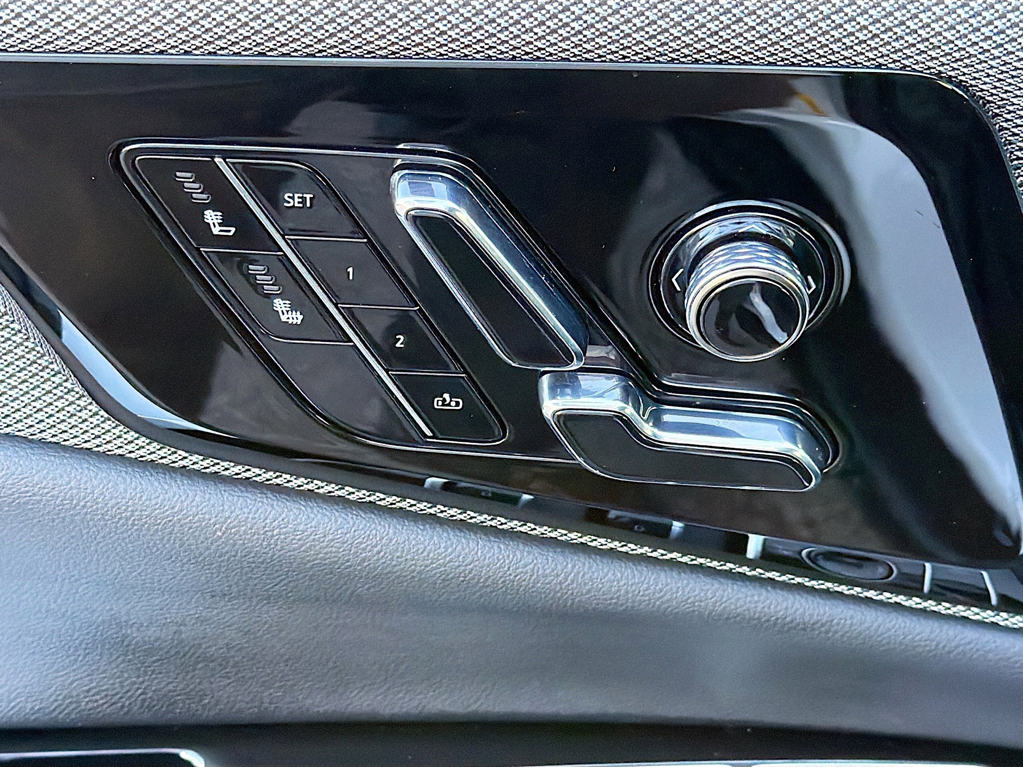 Used 2025 Cadillac Optiq Sport 1 w/ LPO, Floor Liner Package image 25