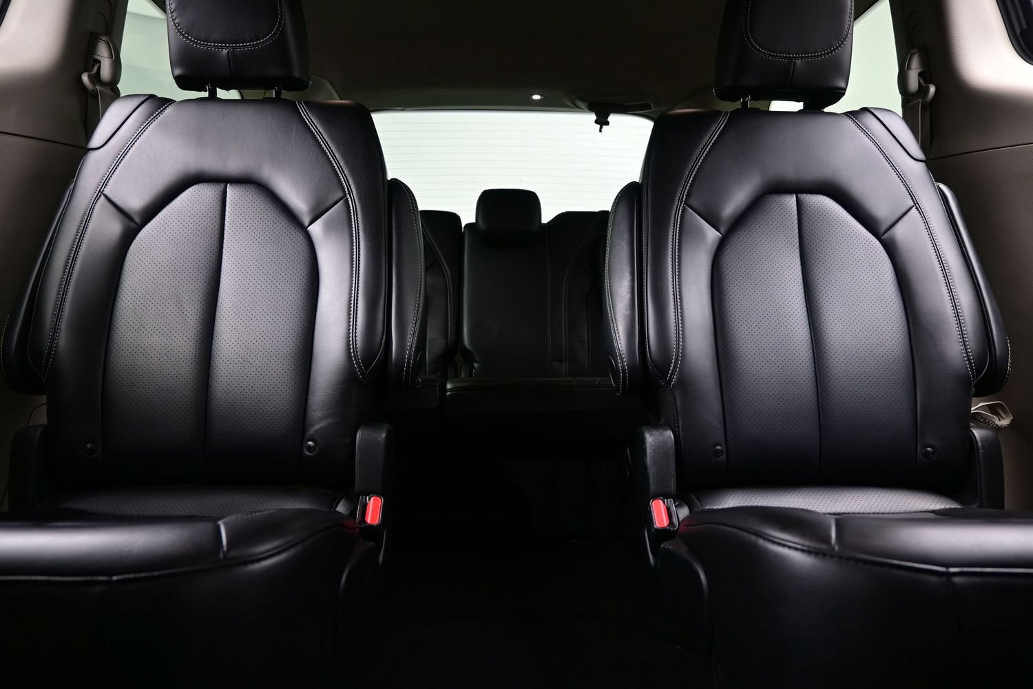 Used 2023 Chrysler Pacifica Touring-L FWD image 19