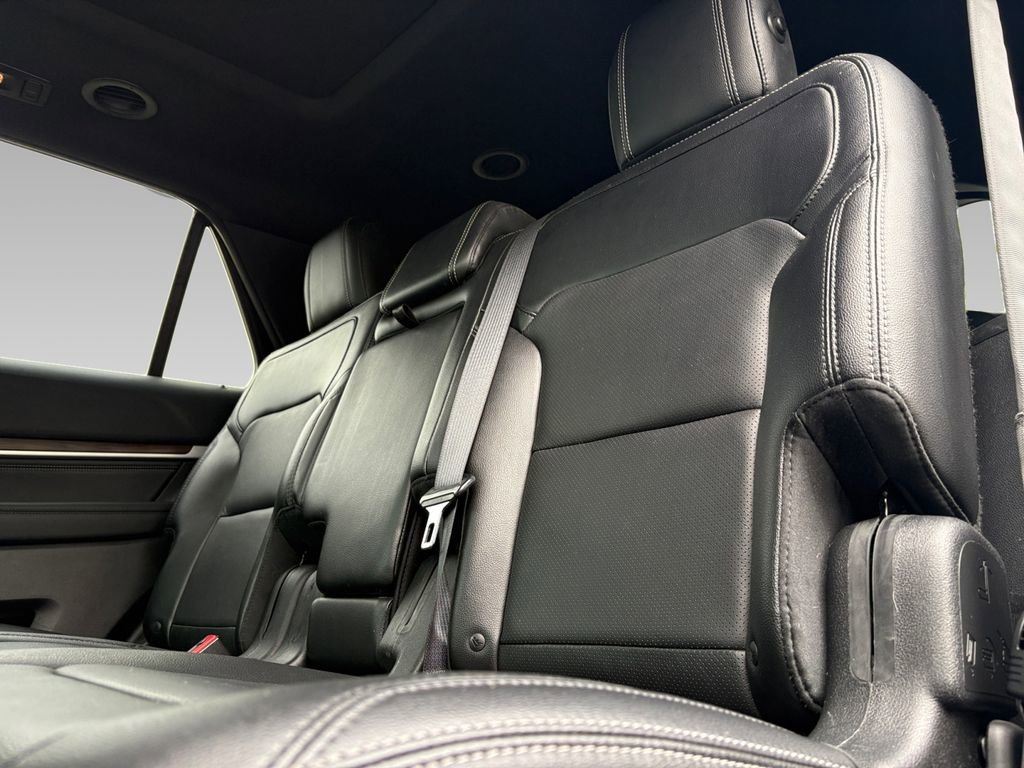 Used 2016 Ford Explorer Limited w/ Equipment Group 301A image 5