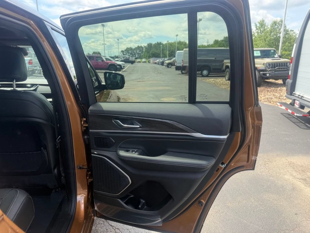 New 2026 Jeep Grand Cherokee Limited AWD/4WD image 45