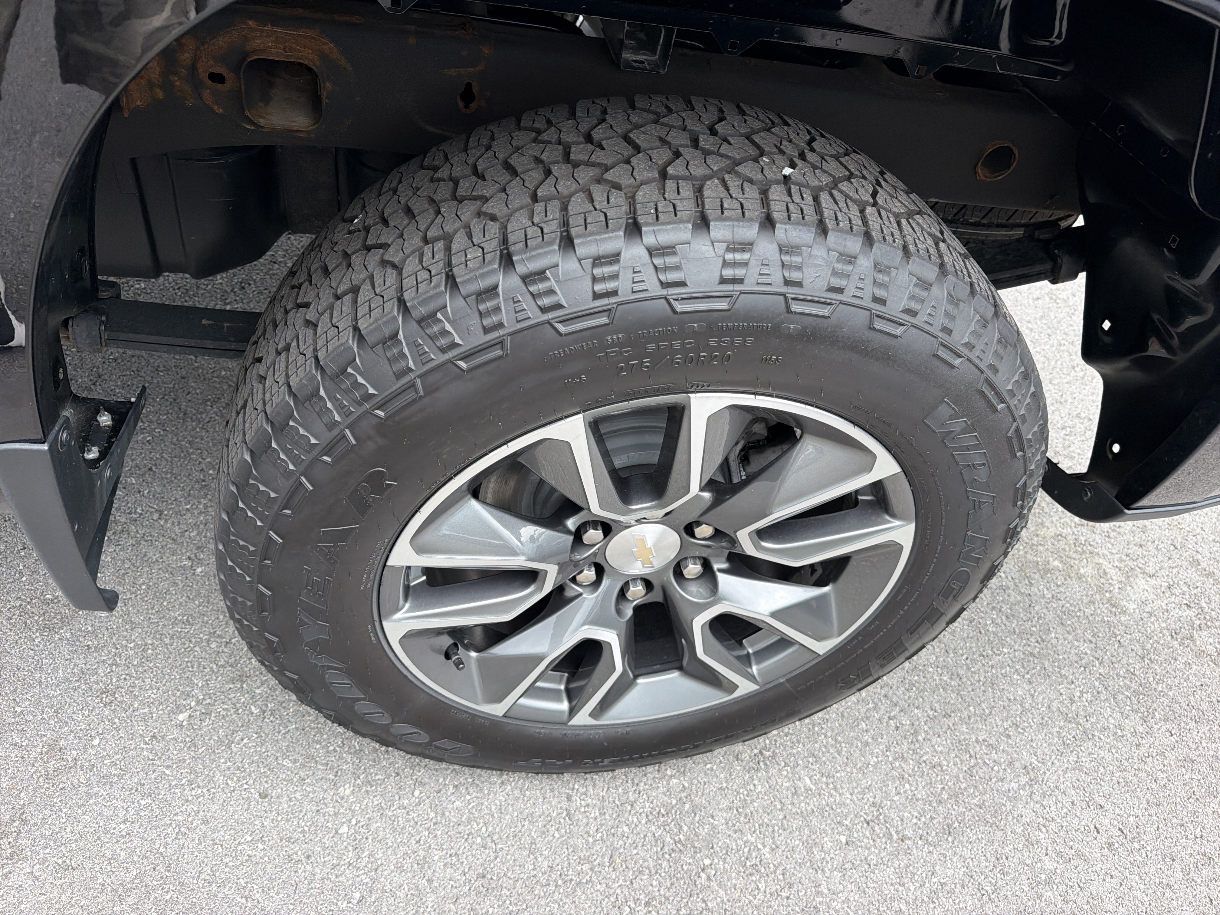 Used 2023 Chevrolet Silverado 1500 LT AWD/4WD image 14