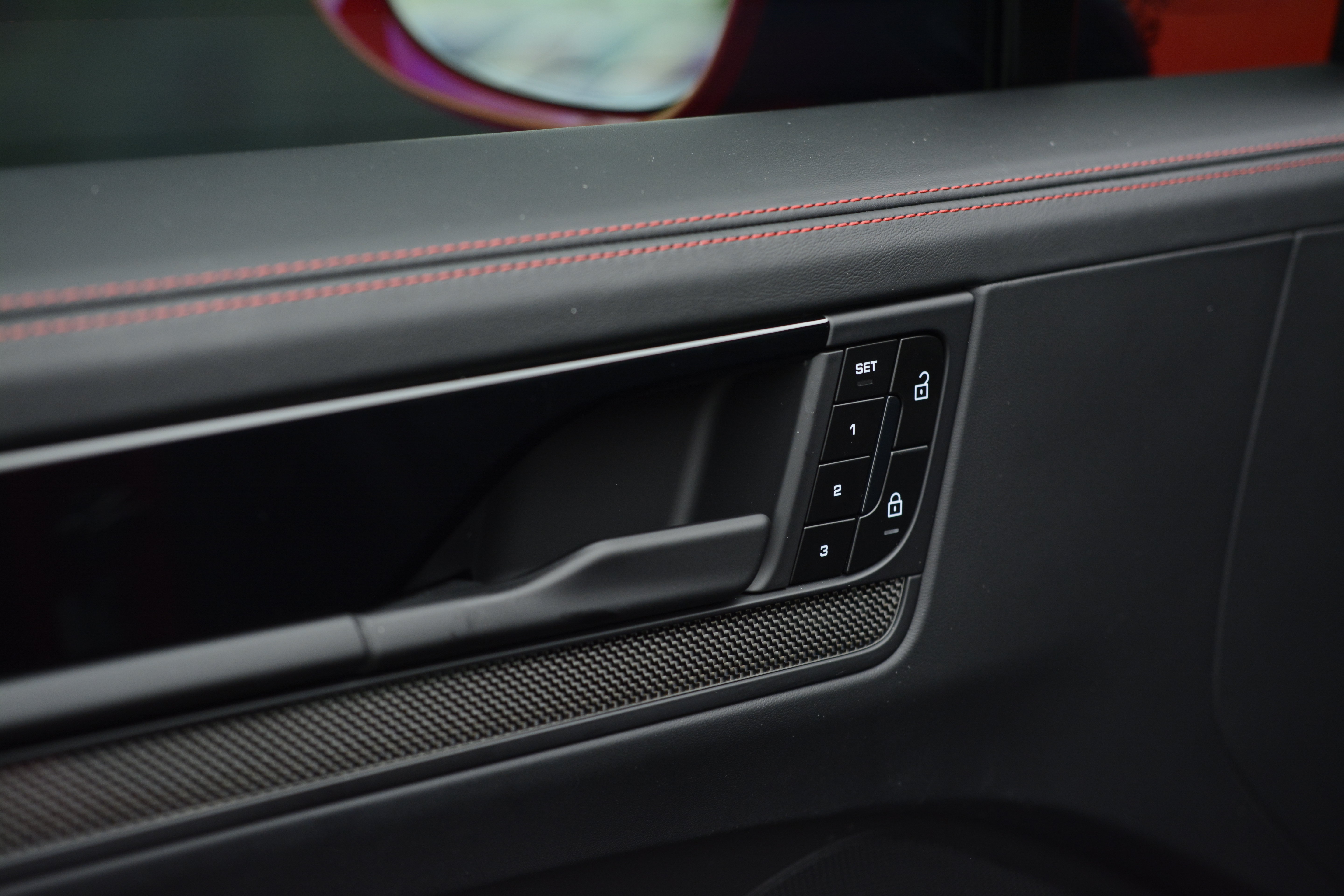 Certified 2025 Porsche Cayenne GTS AWD/4WD image 14