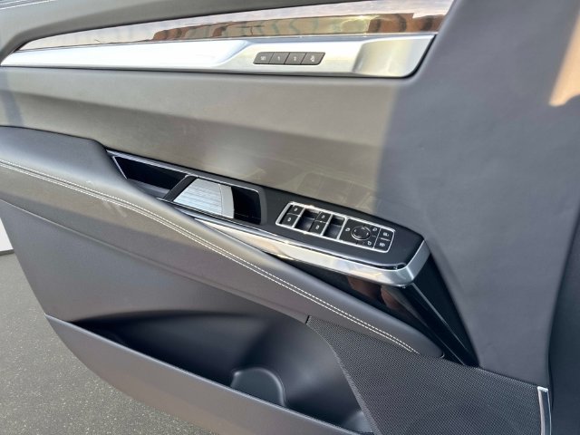 New 2026 Cadillac Escalade Platinum Sport w/ LPO, Floor Liner Package AWD/4WD image 20