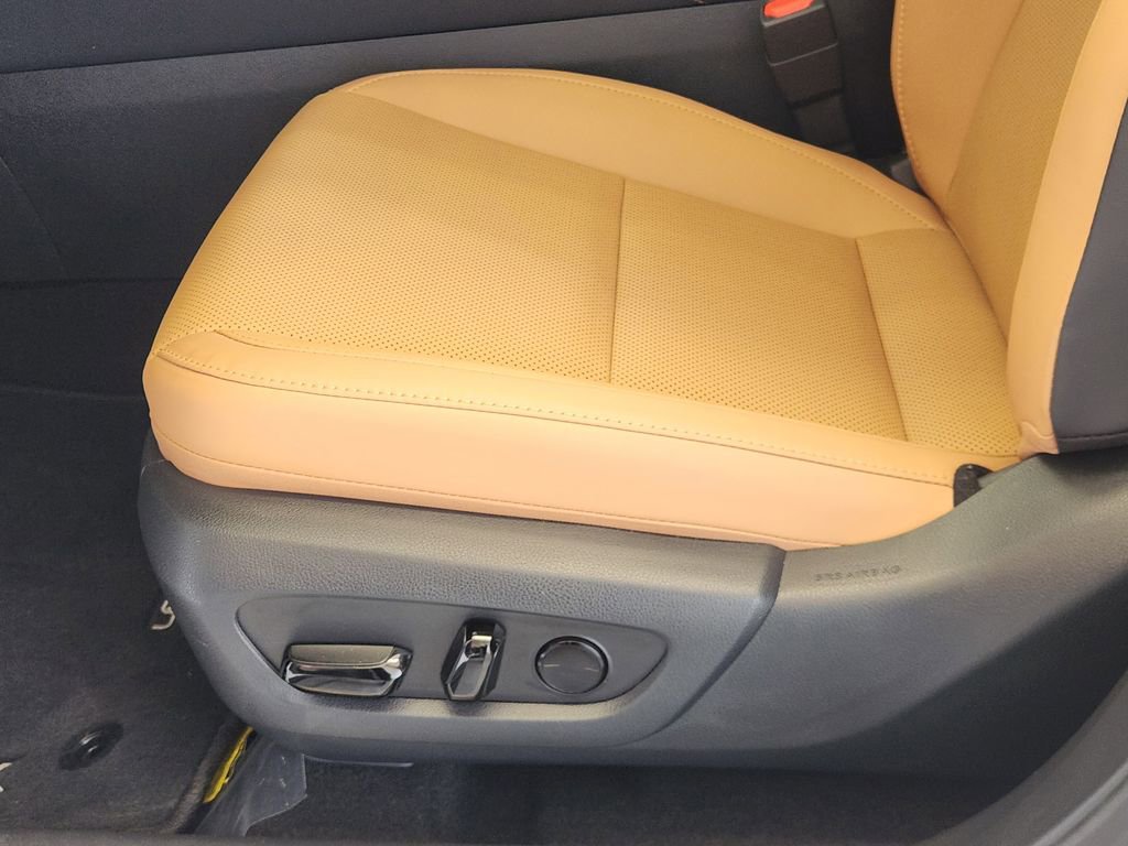 Used 2025 Lexus RX 350 Premium w/ Accessory Package (Z1) image 23