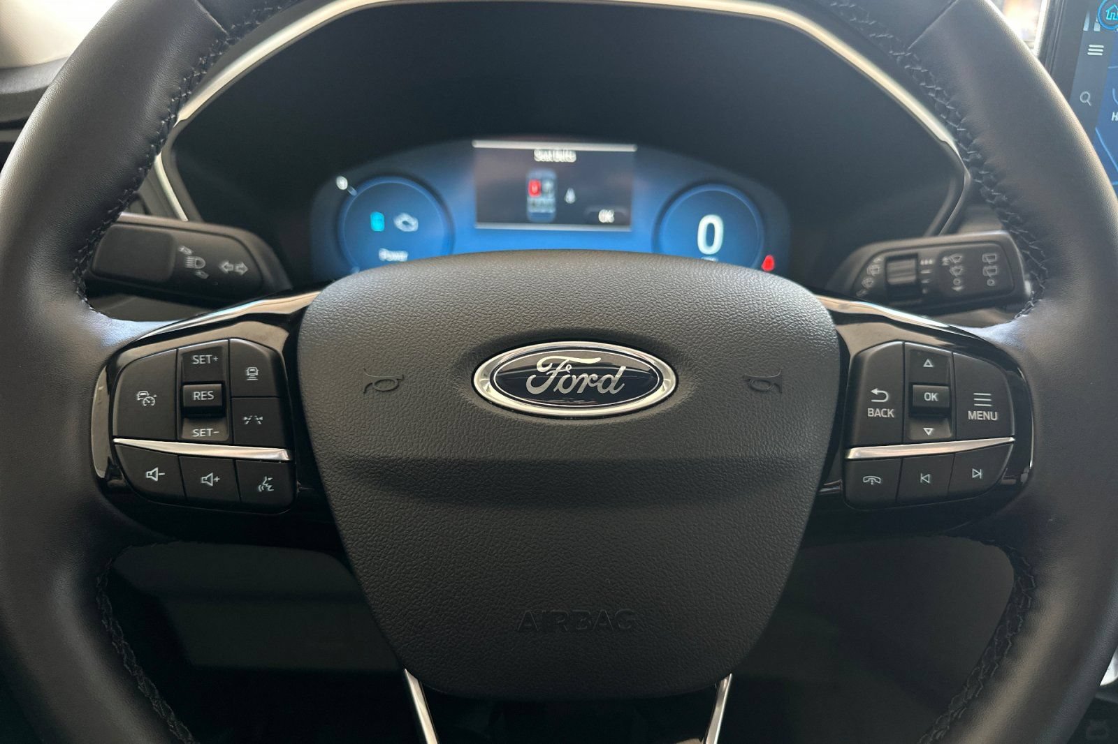 Certified 2025 Ford Escape Platinum FWD image 23