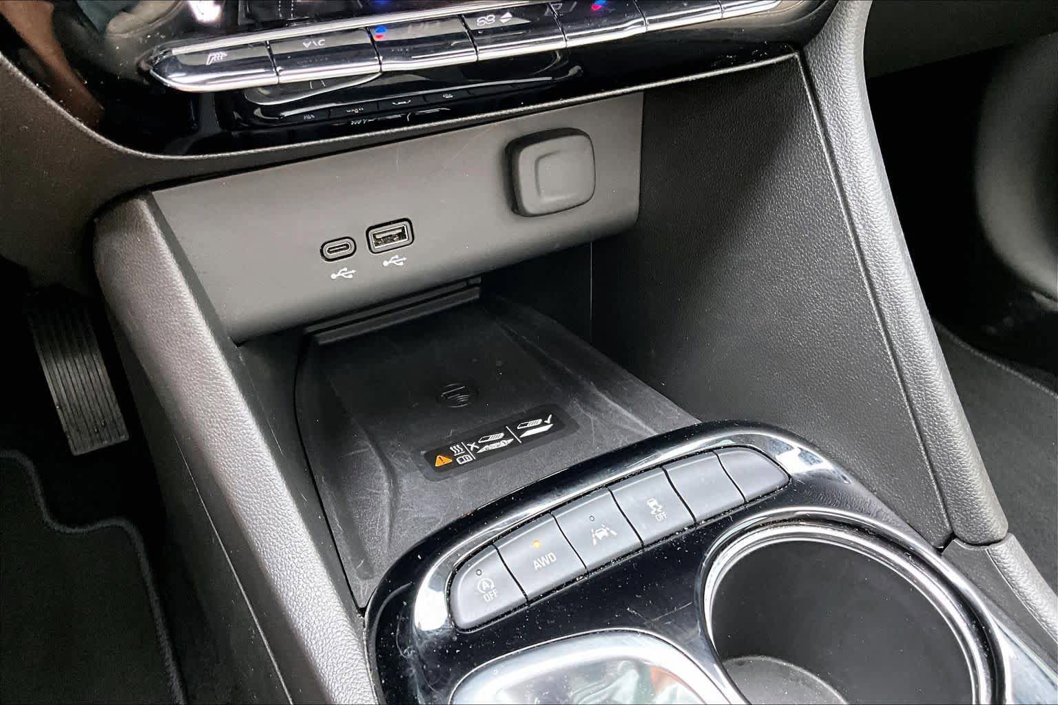 Used 2025 Buick Encore GX Avenir w/ Avenir Technology Package image 32