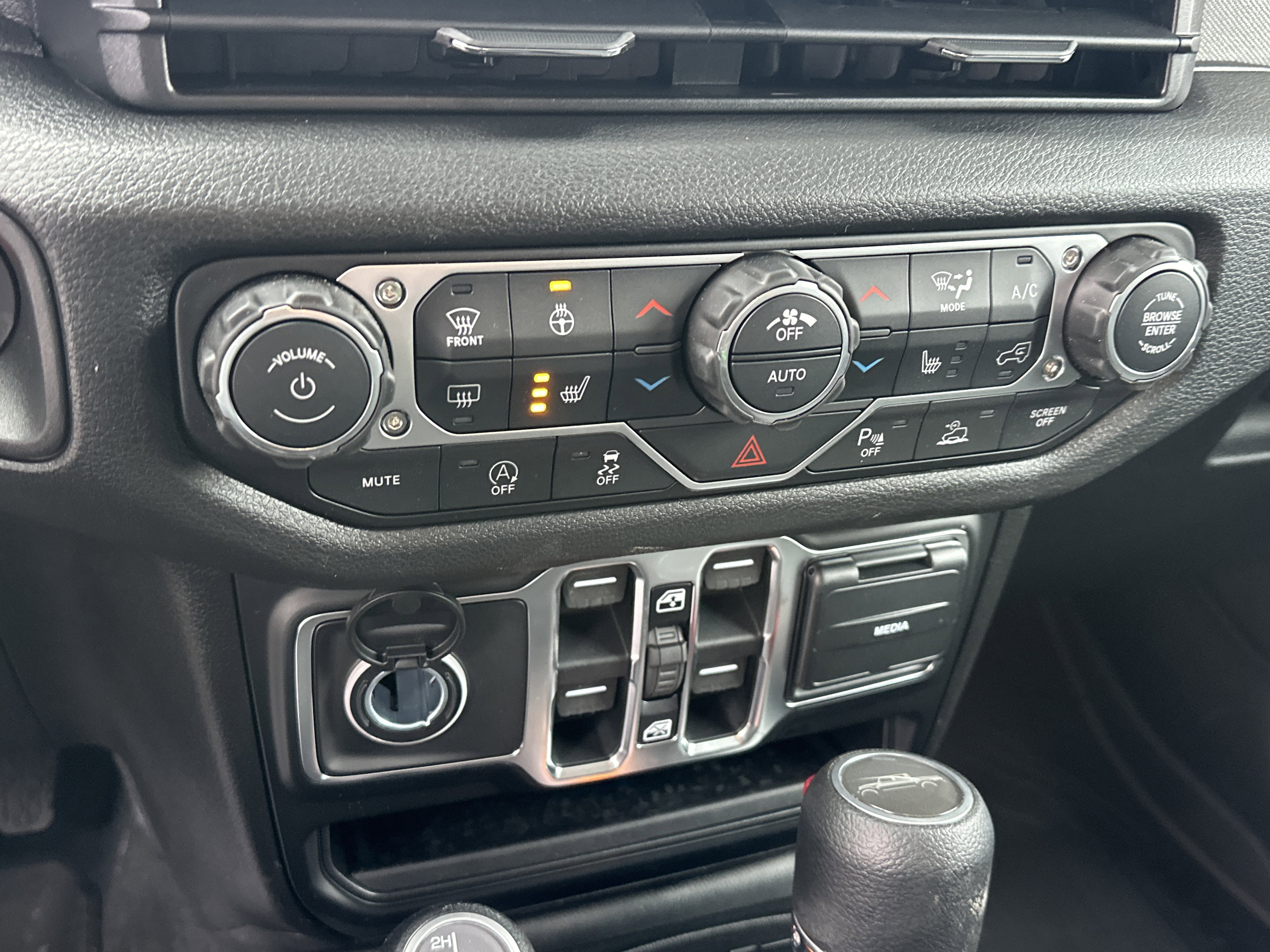 New 2026 Jeep Gladiator Sport image 5