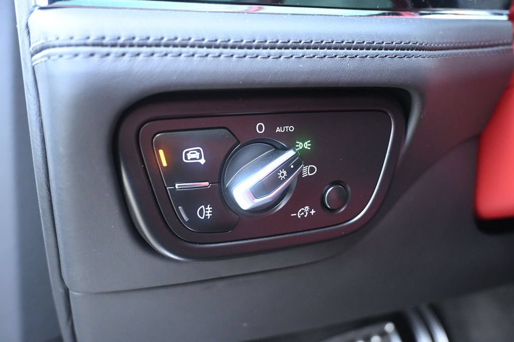 Used 2020 Bentley Bentayga AWD/4WD image 21
