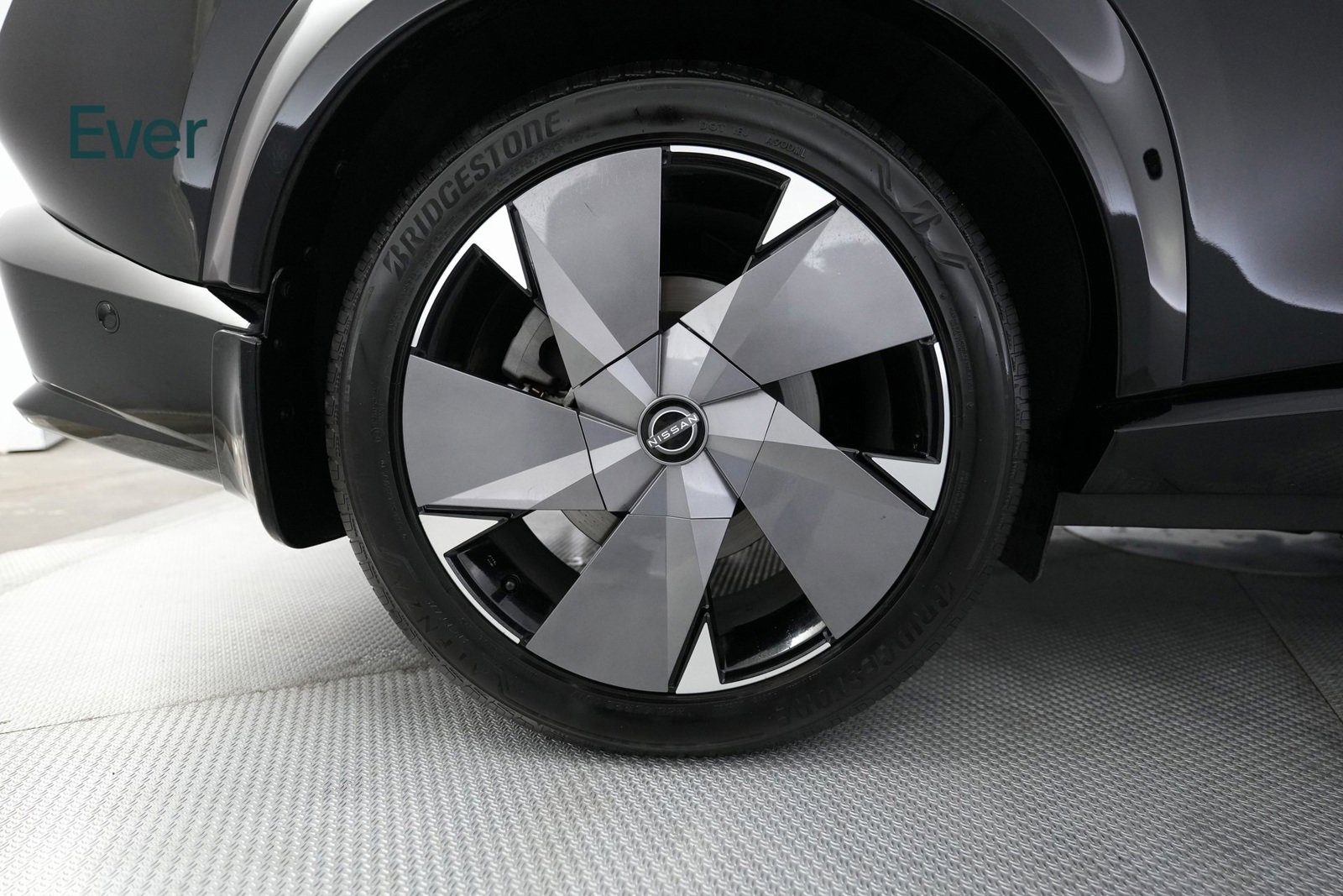 Used 2024 Nissan Ariya AWD image 17