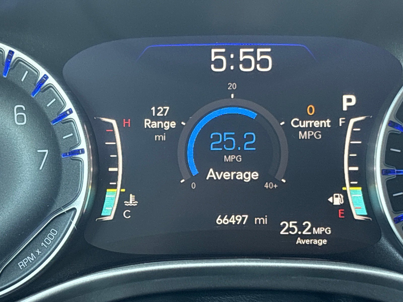 Used 2023 Chrysler Pacifica Touring-L image 16