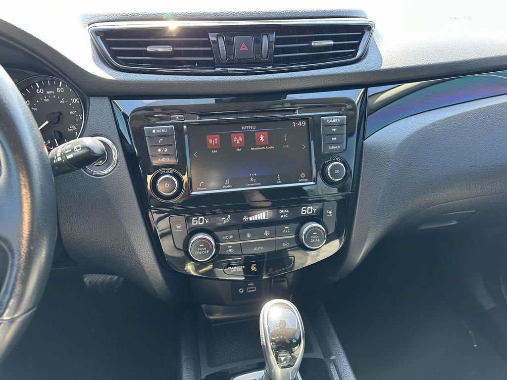 Used 2021 Nissan Rogue Sport SV image 16