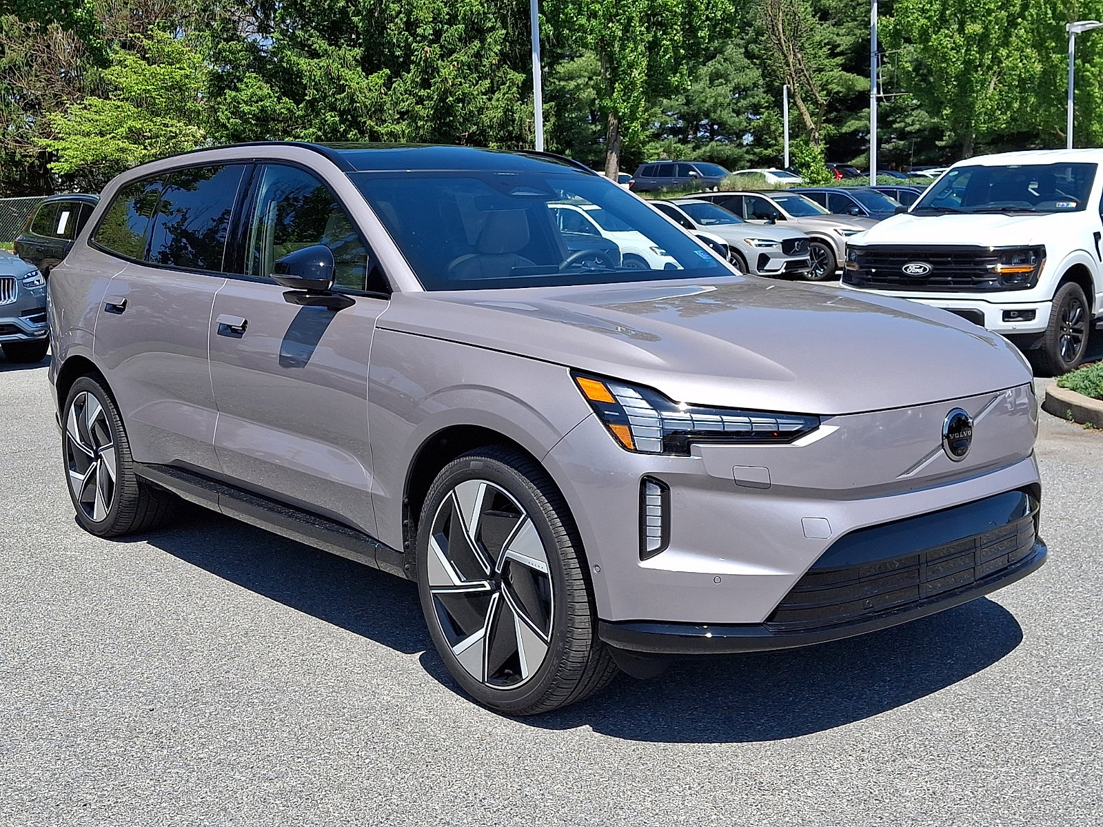 New 2026 Volvo EX90 Ultra