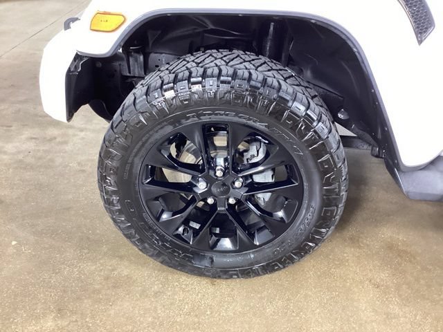 Used 2021 Jeep Wrangler Unlimited Sahara AWD/4WD image 28