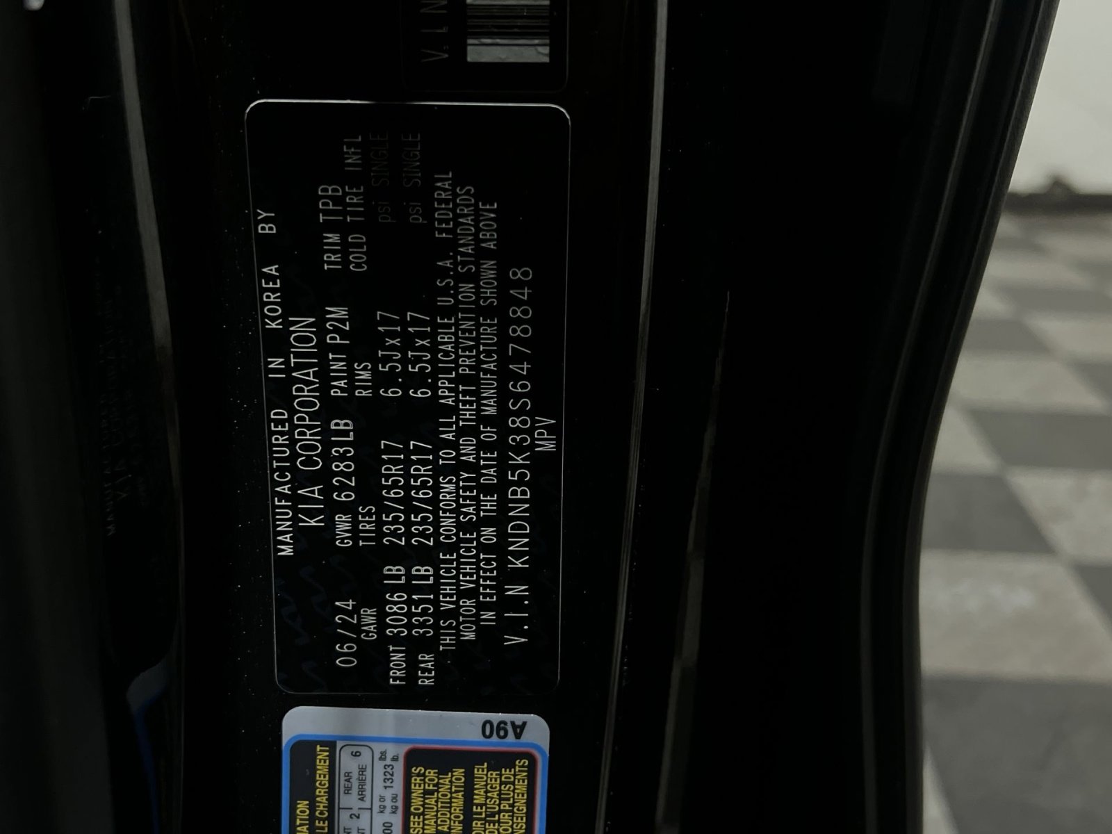 Used 2025 Kia Carnival FWD image 46