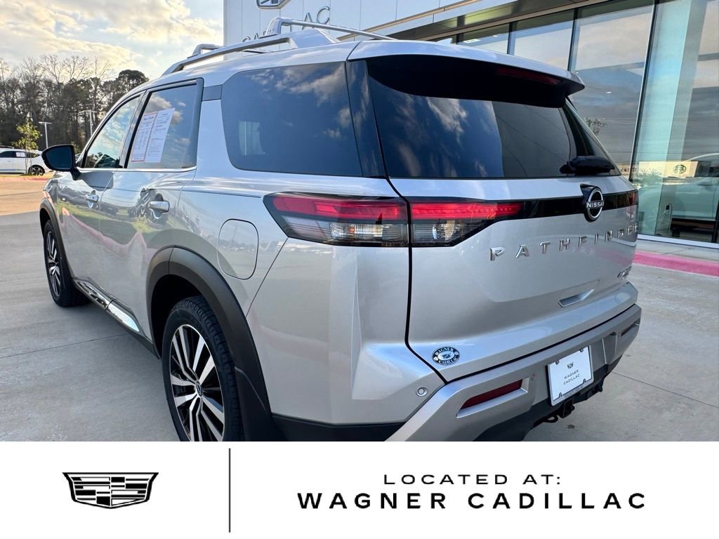 Used 2024 Nissan Pathfinder Platinum image 3