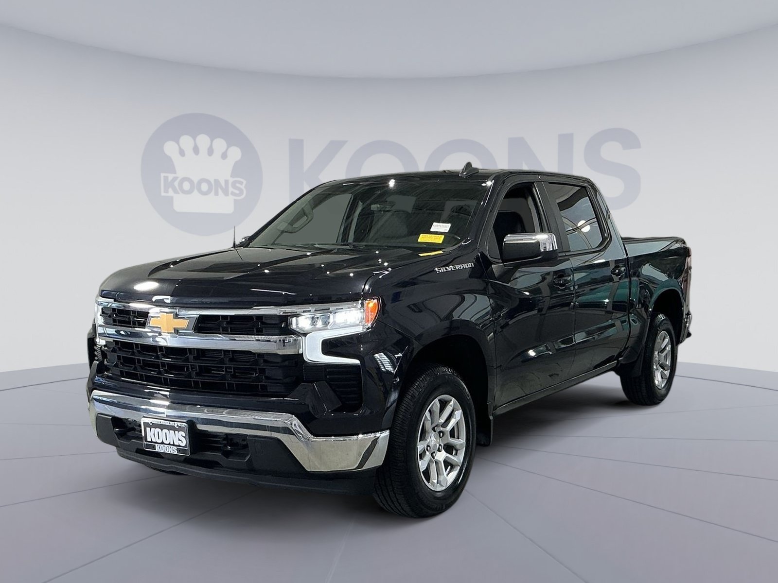 Used 2022 Chevrolet Silverado 1500 LT AWD/4WD image 1