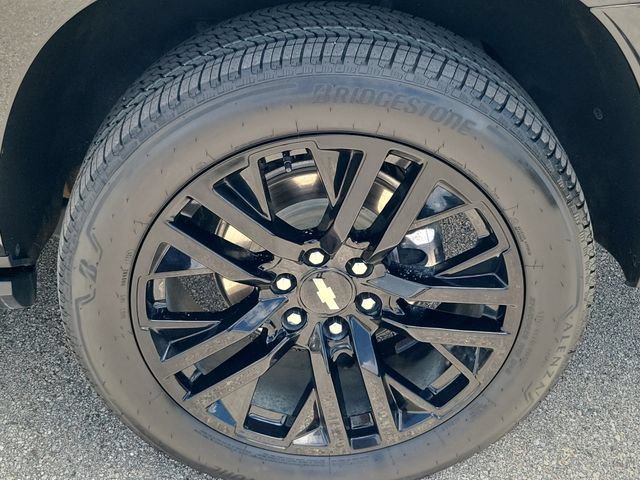 Used 2024 Chevrolet Suburban High Country w/ Advanced Technology Package AWD/4WD image 8