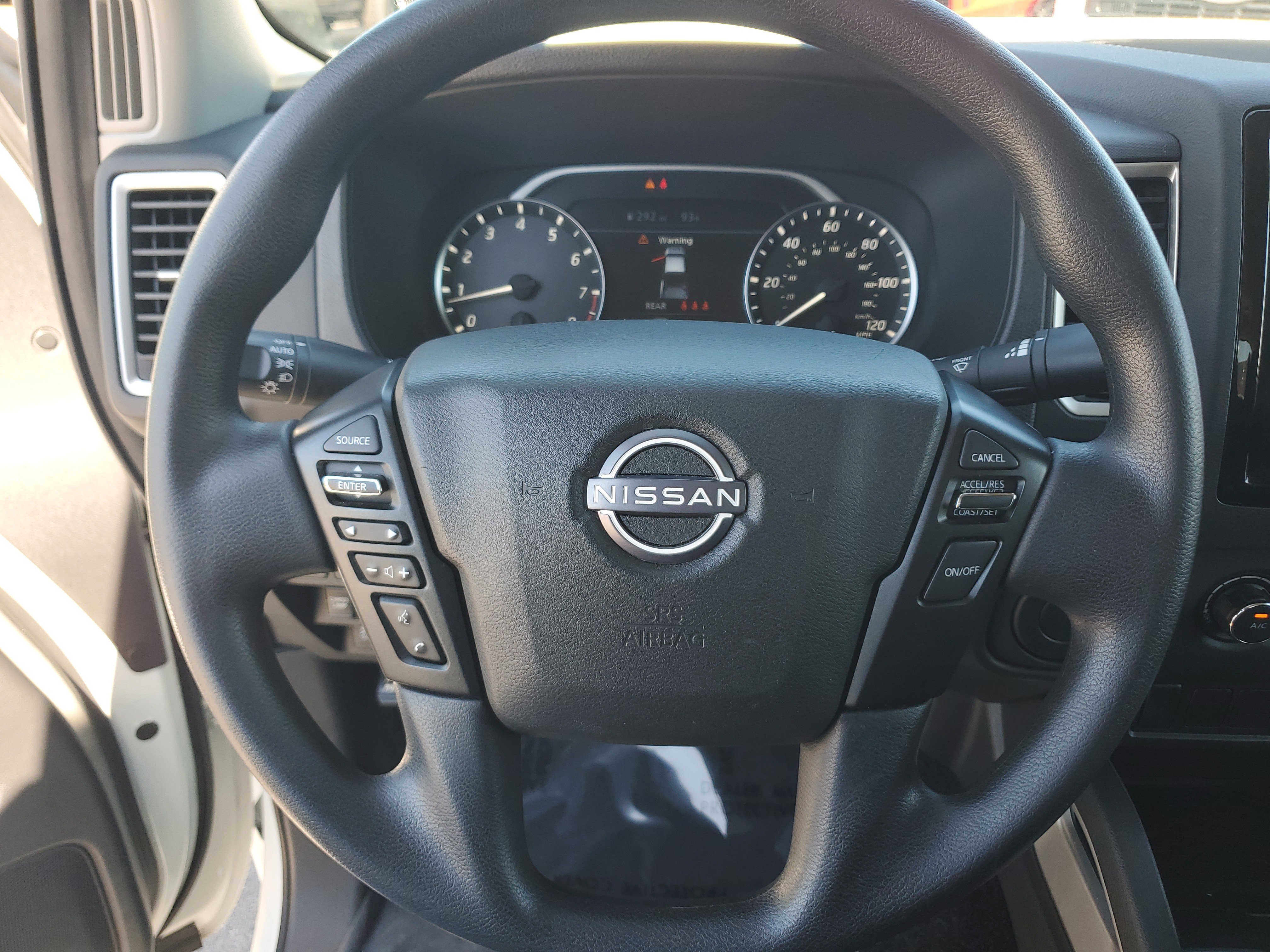 Used 2024 Nissan Frontier SV image 18