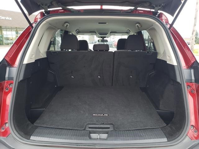 Used 2023 Nissan Rogue SV image 5