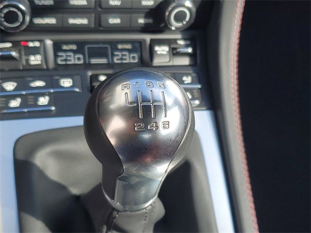 Used 2025 Porsche 718 Cayman image 33