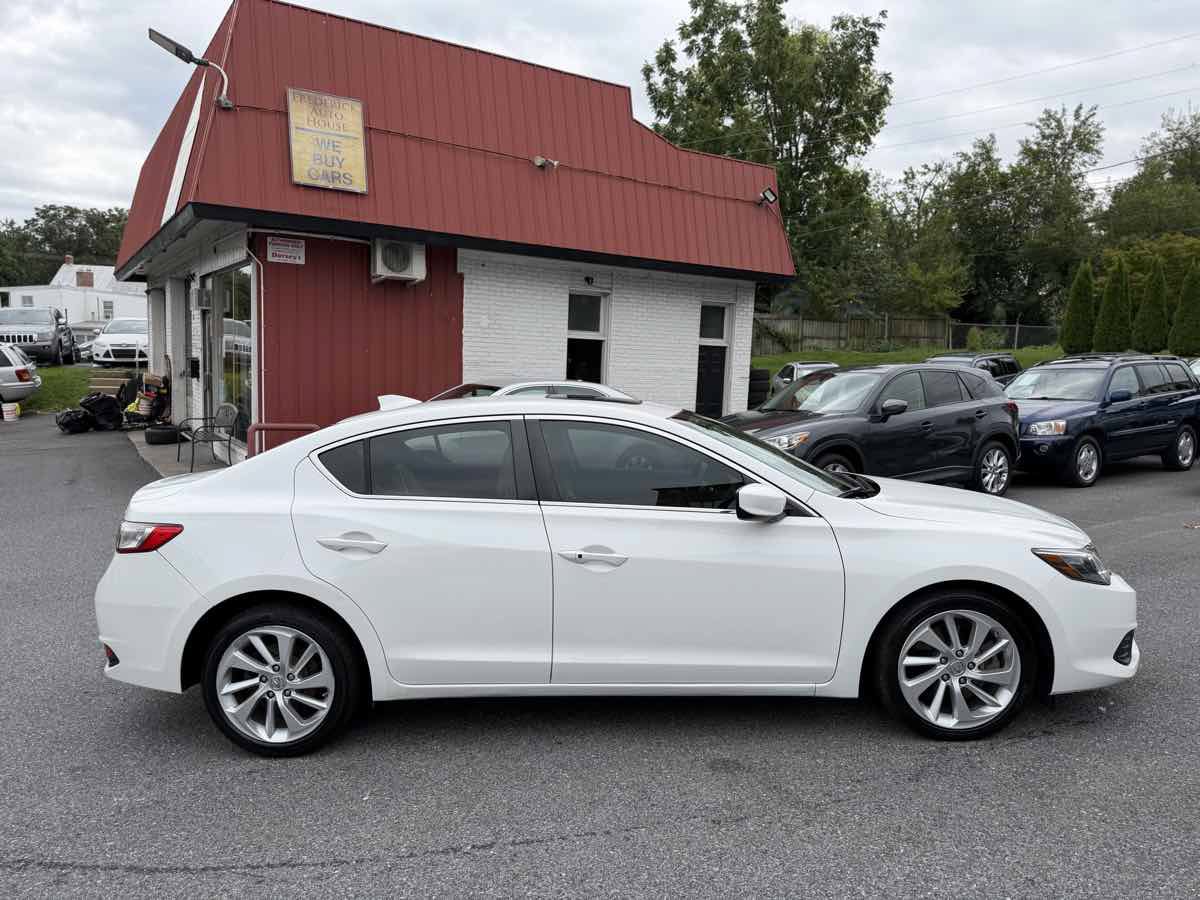 Used 2017 Acura ILX FWD image 8