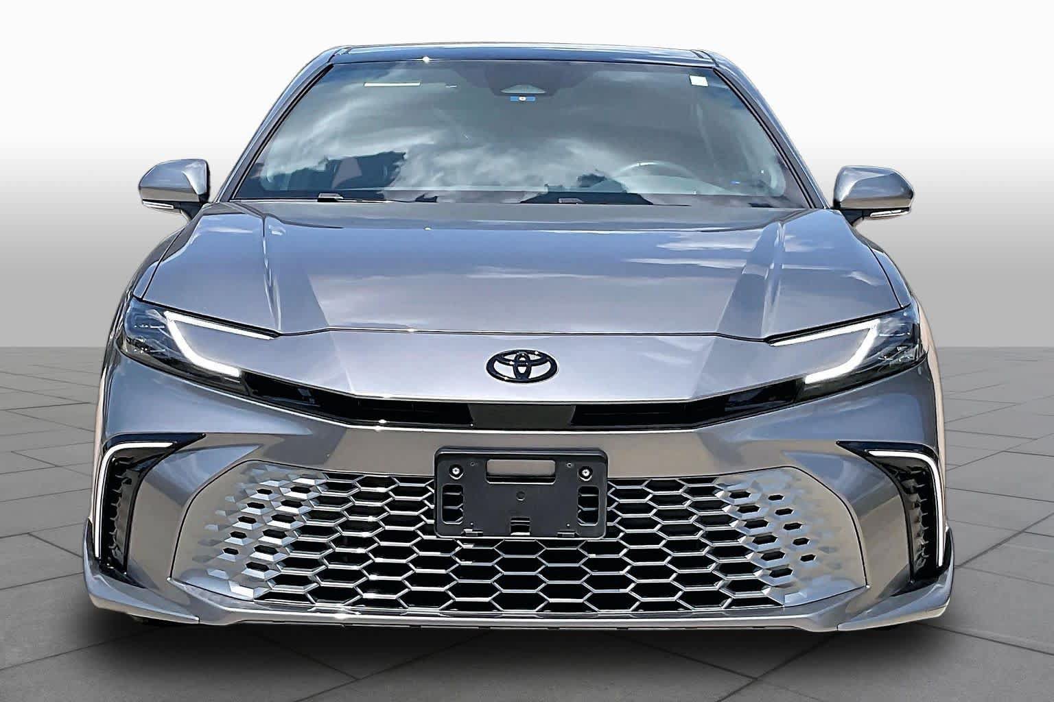 Used 2025 Toyota Camry XSE w/ Premium Package FWD image 4