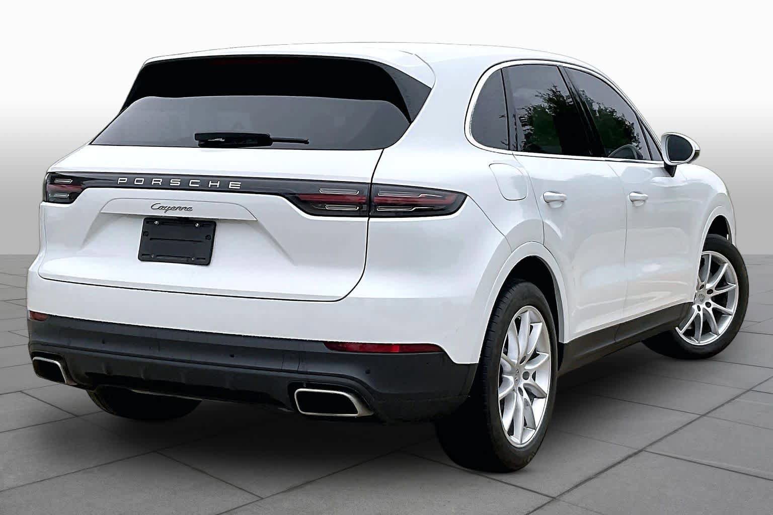 Used 2023 Porsche Cayenne AWD/4WD image 12