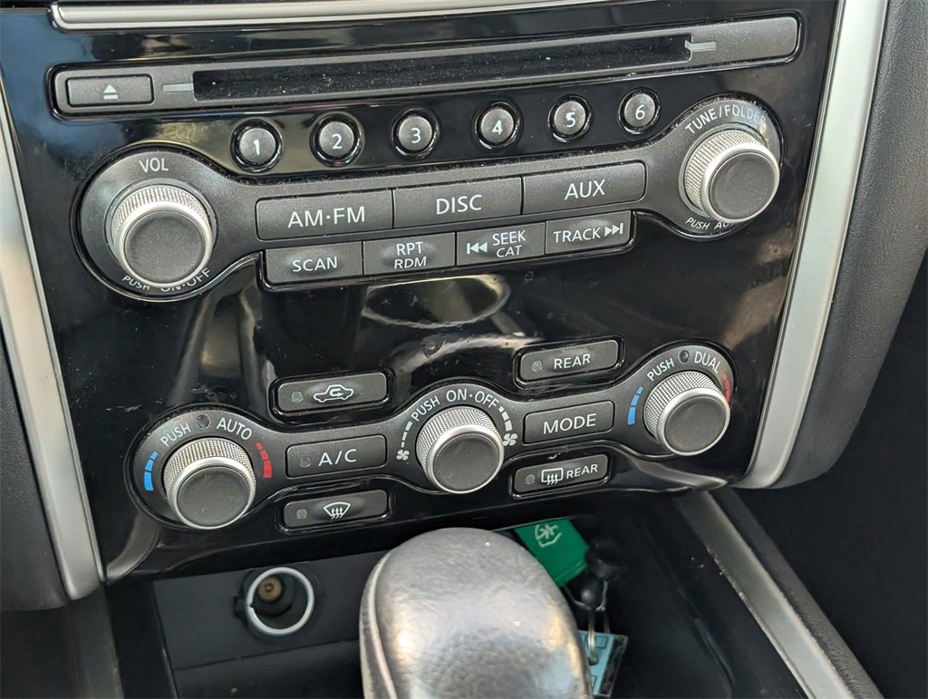 Used 2015 Nissan Pathfinder SV image 29