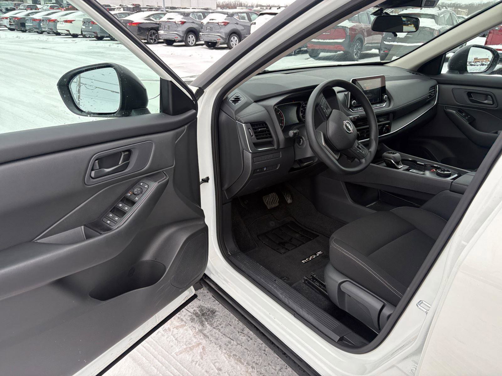 Used 2026 Nissan Rogue S image 16