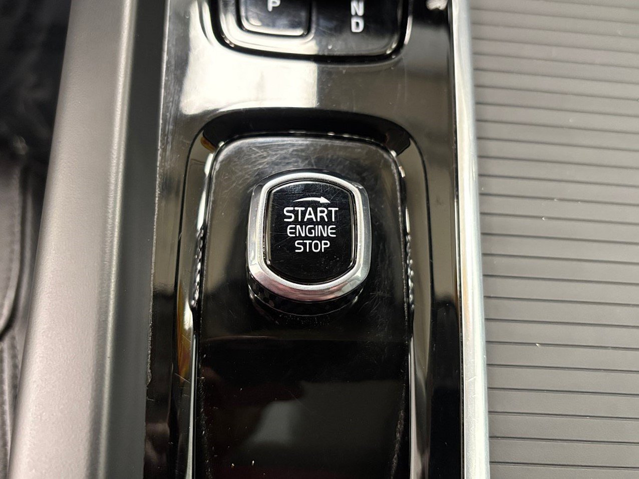Used 2024 Volvo S60 B5 Core FWD image 27