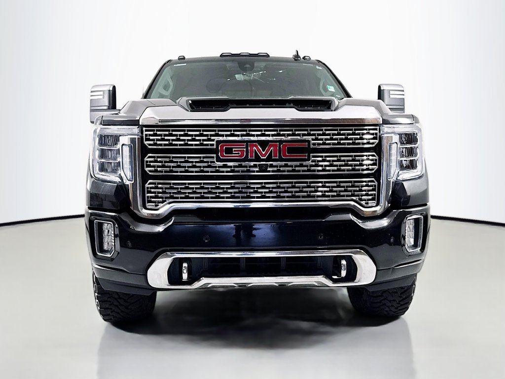 Used 2022 GMC Sierra 3500 Denali w/ Denali Black Diamond Edition AWD/4WD image 3