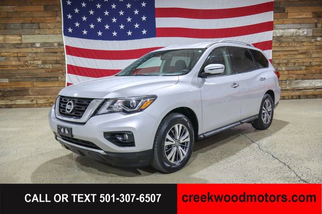 Used 2020 Nissan Pathfinder SV FWD image 1