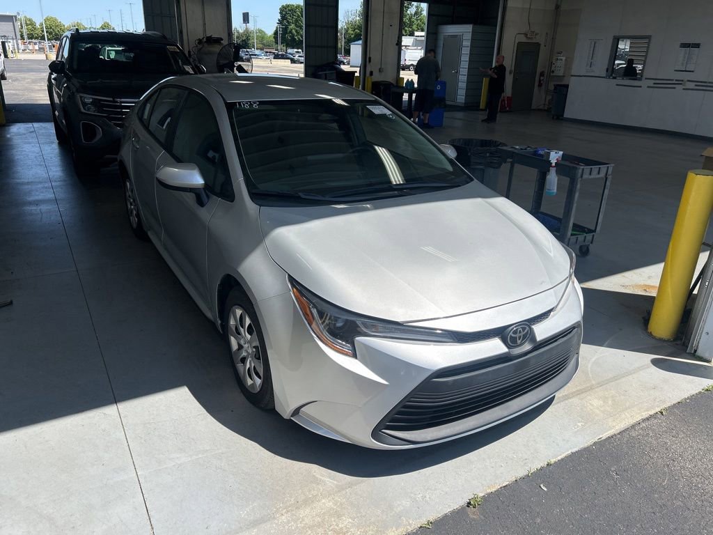 Used 2025 Toyota Corolla LE FWD image 1