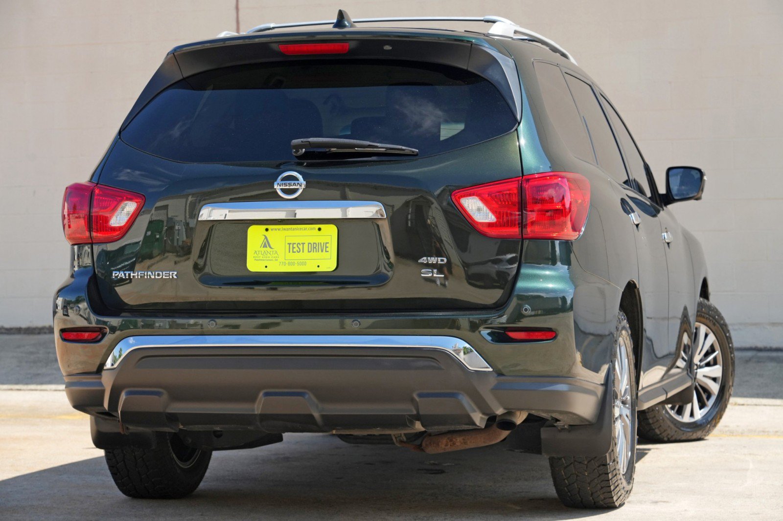 Used 2019 Nissan Pathfinder SL AWD/4WD image 4