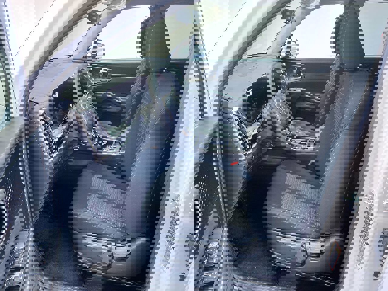 Certified 2025 Kia Sorento LX image 16