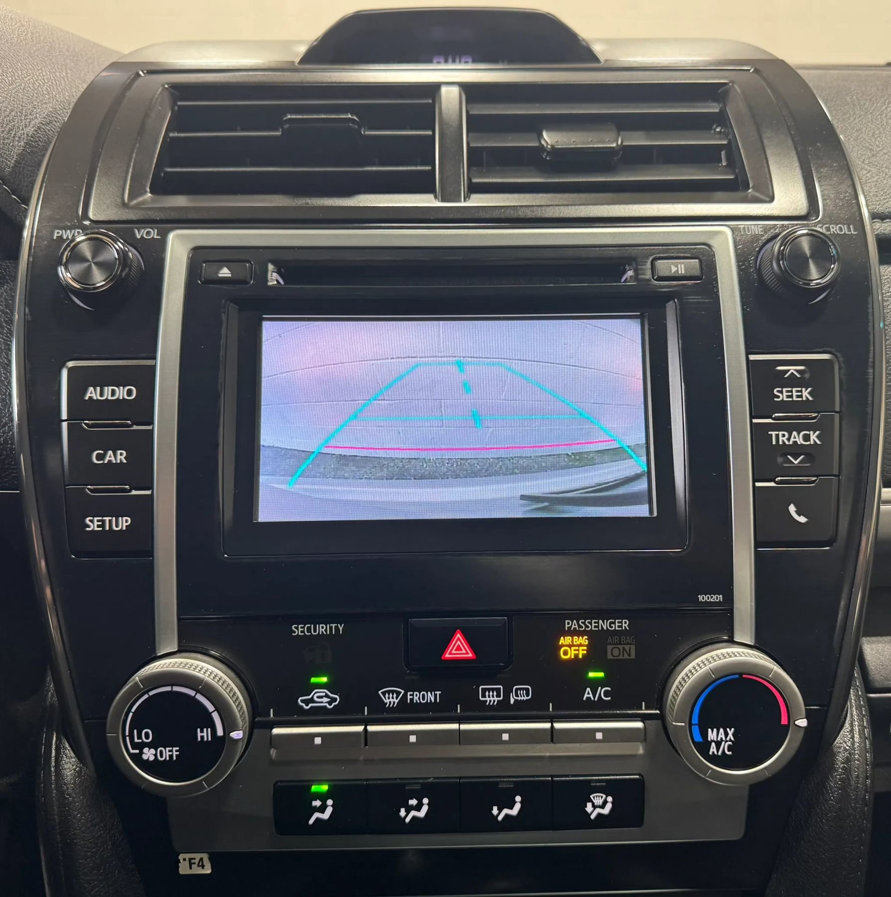 Used 2014 Toyota Camry SE image 16