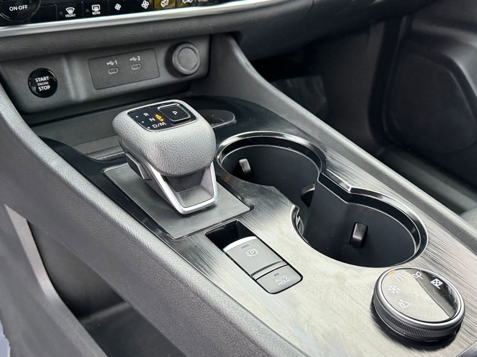 Used 2024 Nissan Rogue SV image 15